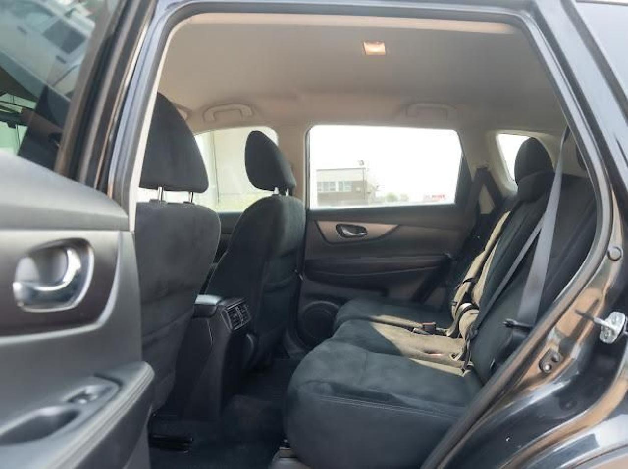 2016 Nissan Rogue AWD 4dr SV - Photo #11