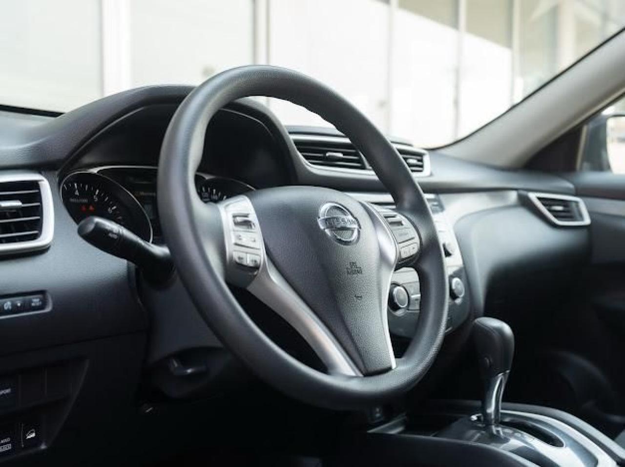 2016 Nissan Rogue AWD 4dr SV - Photo #13