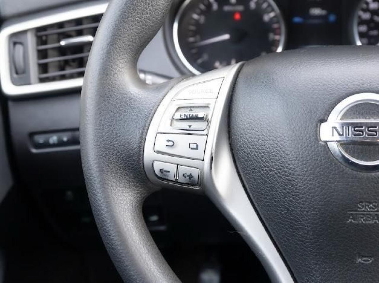 2016 Nissan Rogue AWD 4dr SV - Photo #14