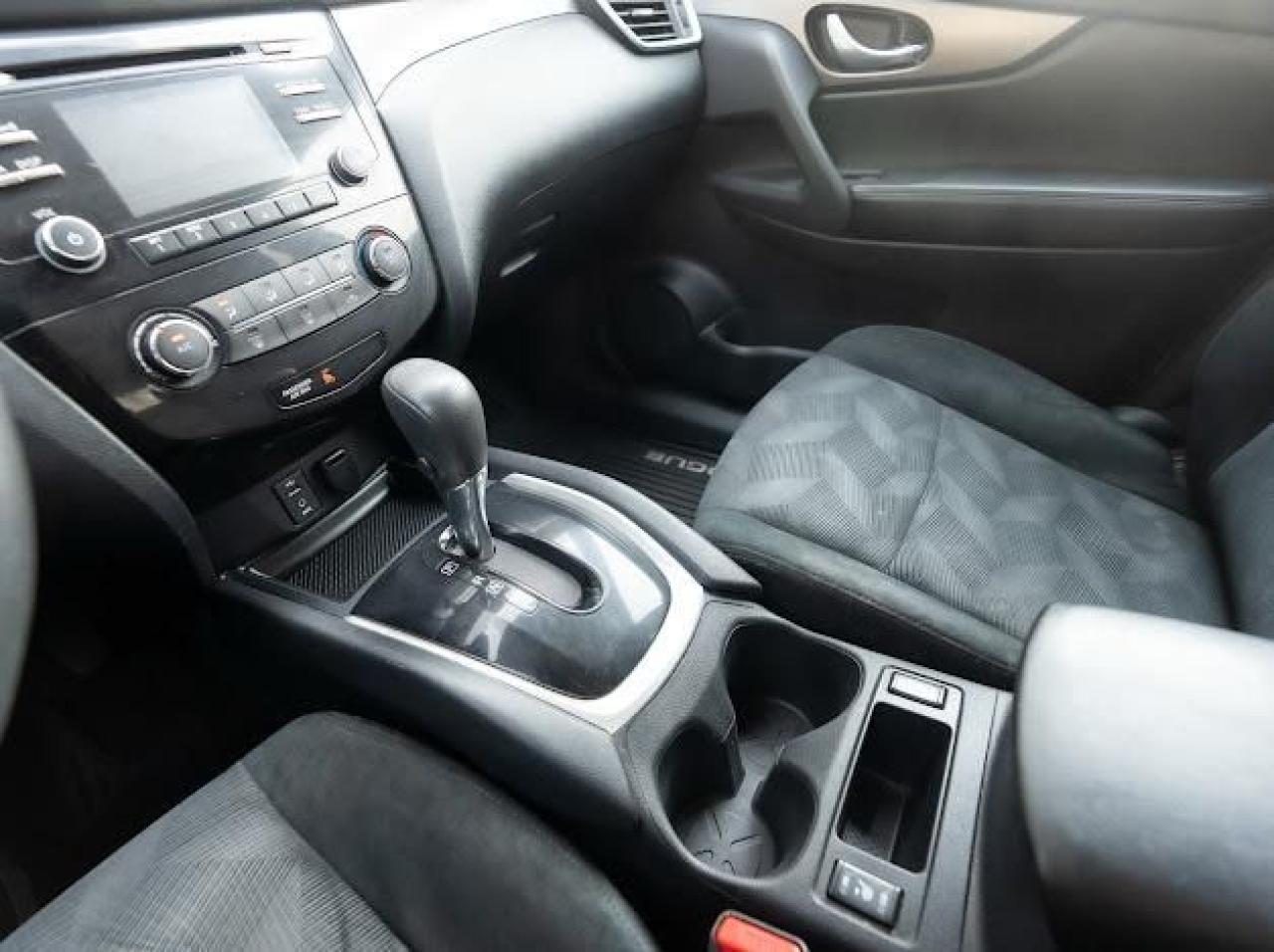 2016 Nissan Rogue AWD 4dr SV - Photo #17