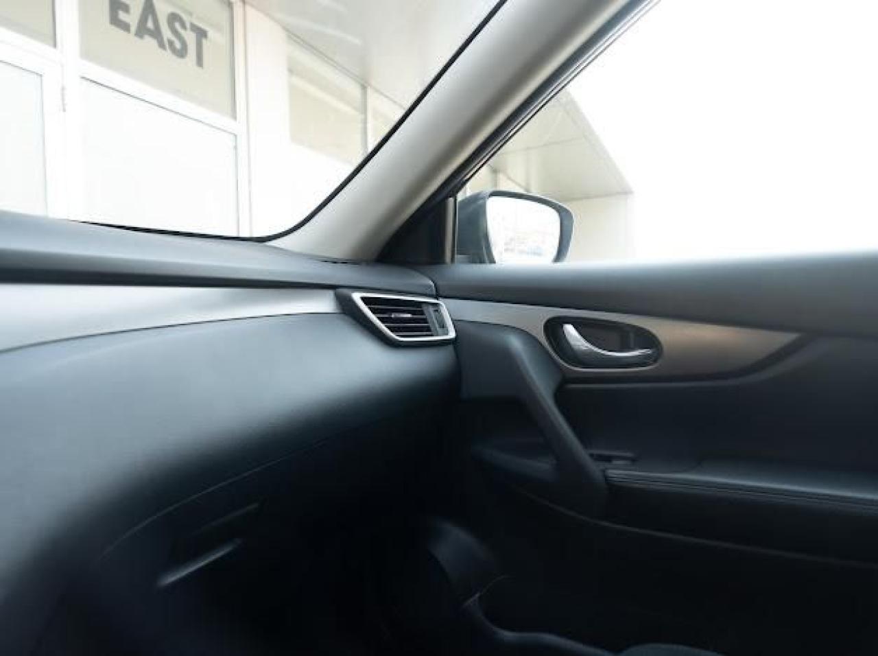 2016 Nissan Rogue AWD 4dr SV - Photo #22