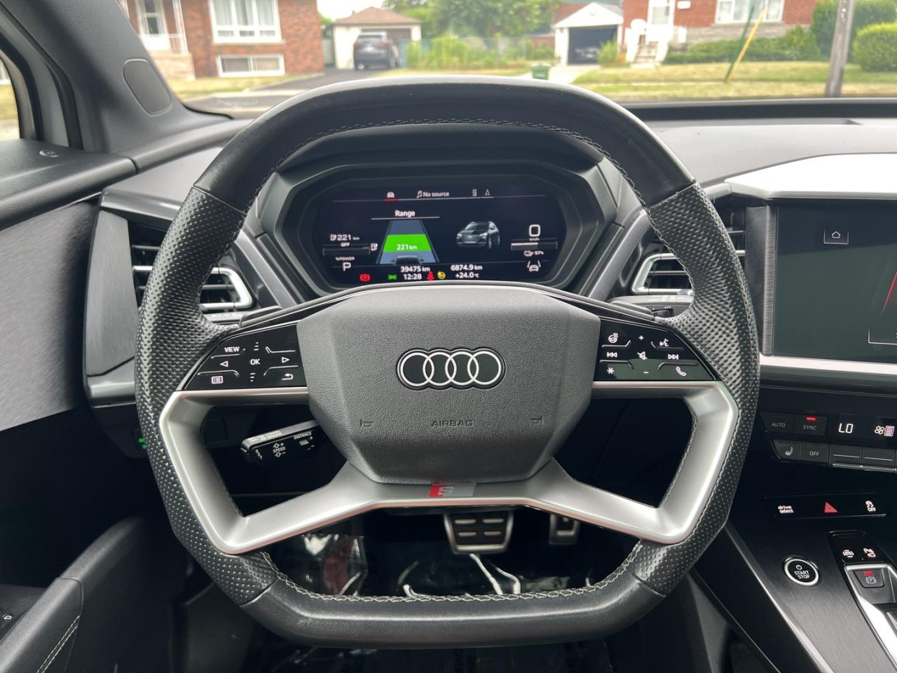 2022 Audi Q4 e-tron PREMIUM PLUS W/50 - Photo #6