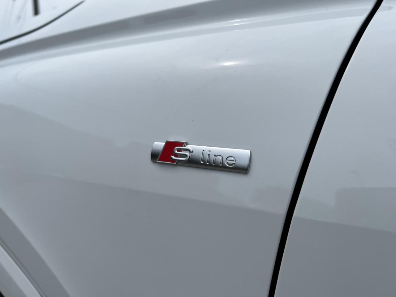 2022 Audi Q4 e-tron PREMIUM PLUS W/50 - Photo #19