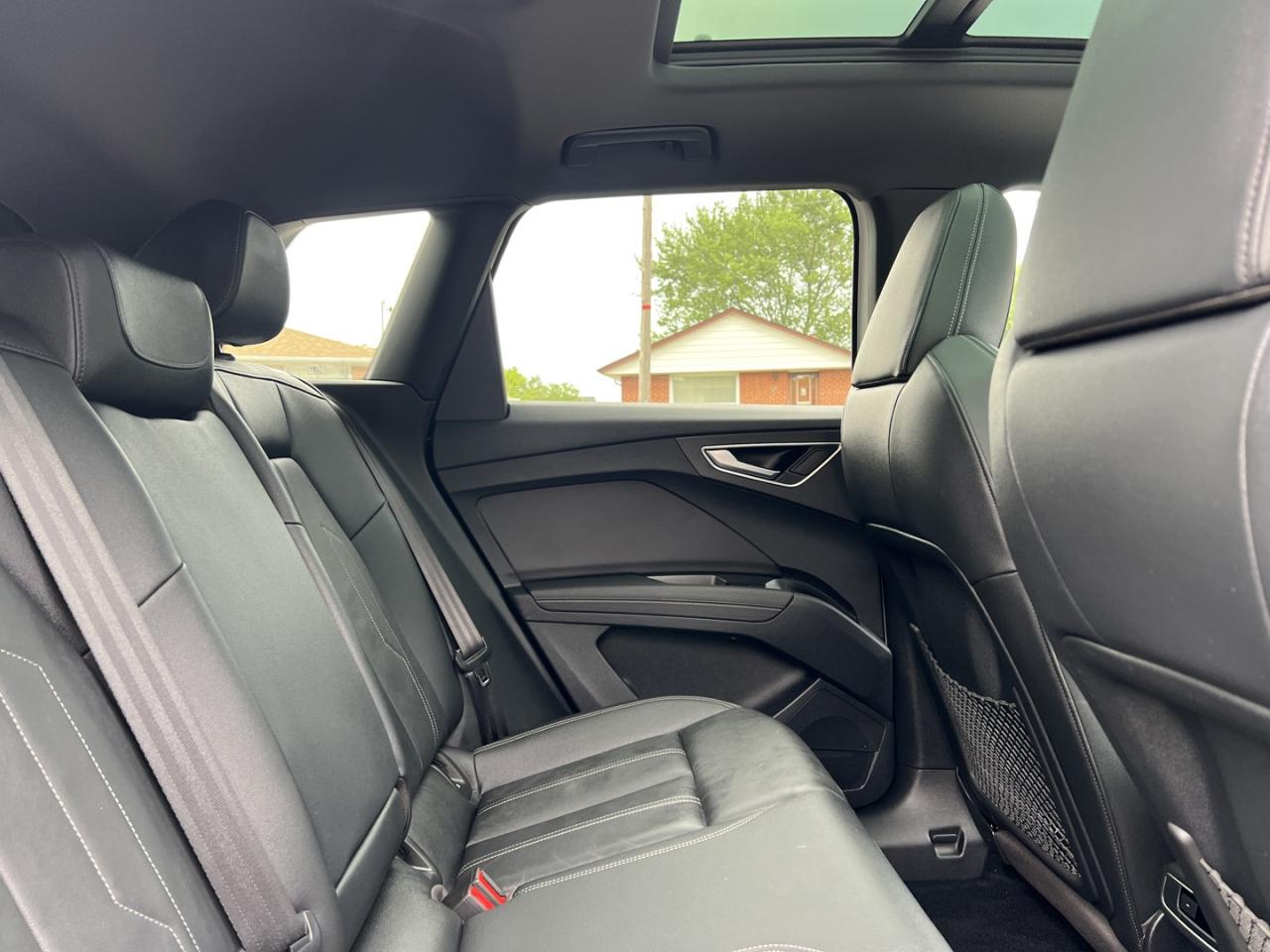 2022 Audi Q4 e-tron PREMIUM PLUS W/50 - Photo #24