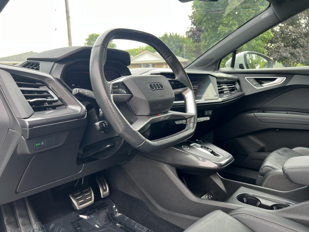 2022 Audi Q4 e-tron PREMIUM PLUS W/50 - Photo #29