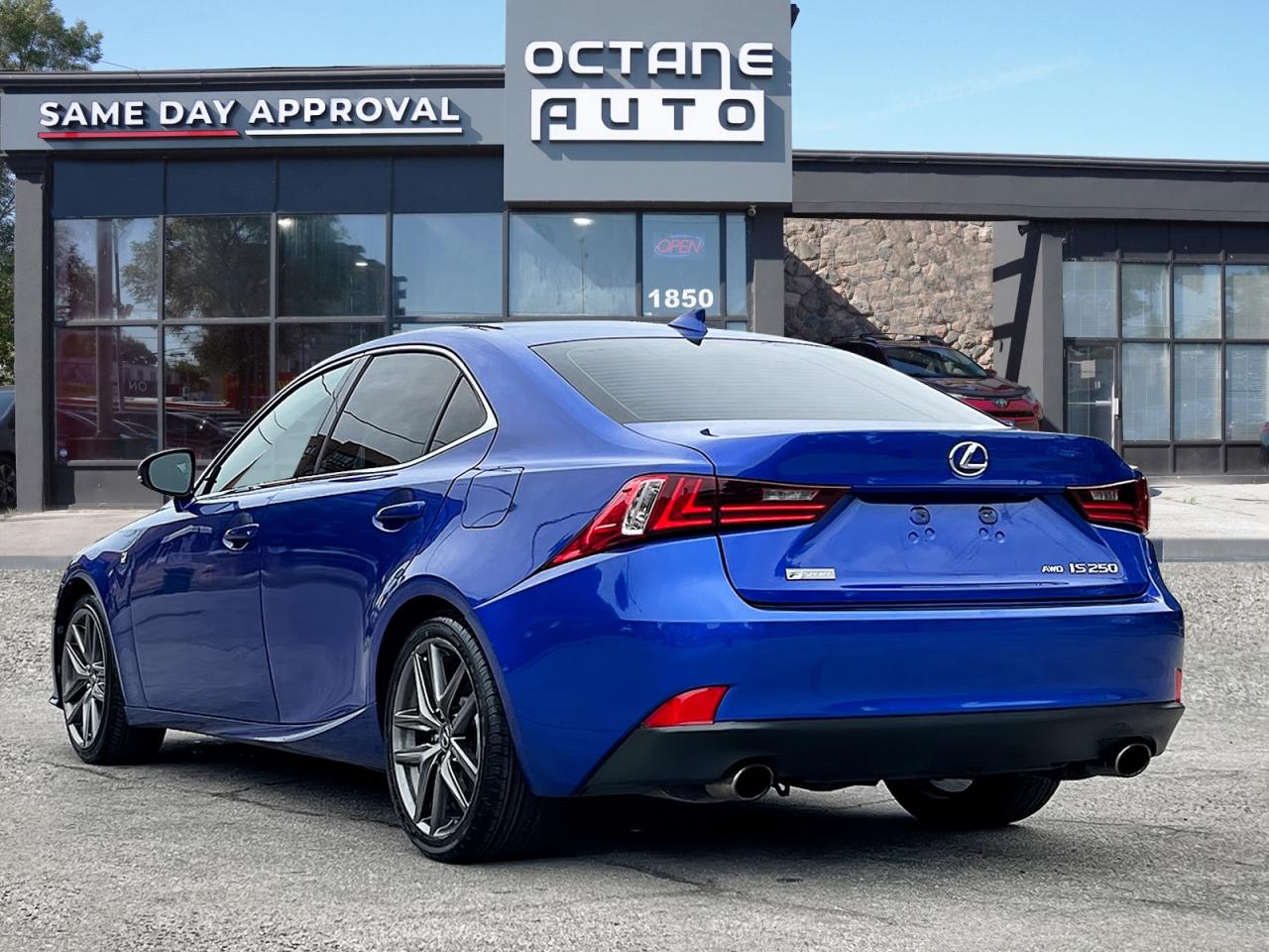 2015 Lexus IS 250 AWD - Photo #4