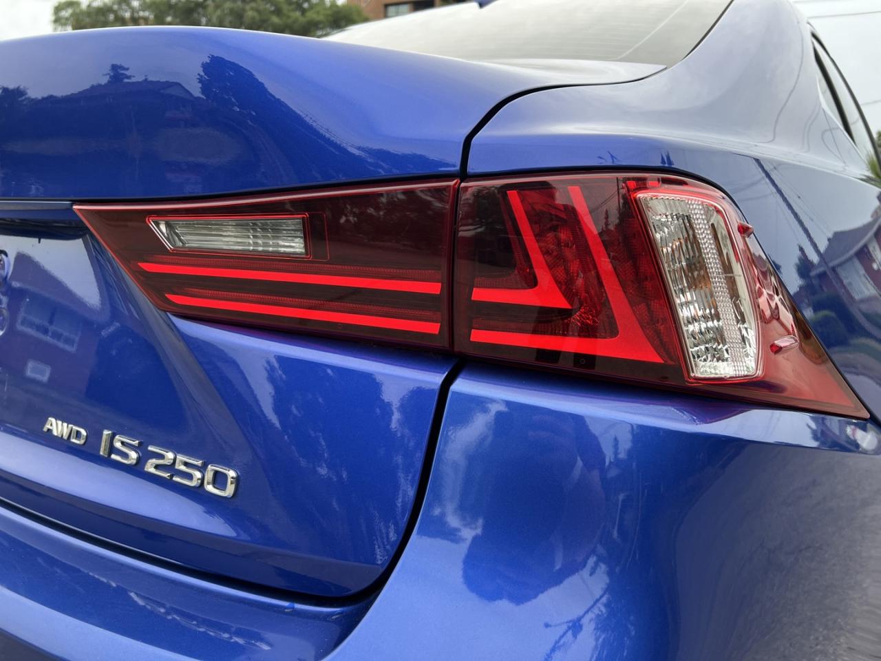 2015 Lexus IS 250 AWD - Photo #8