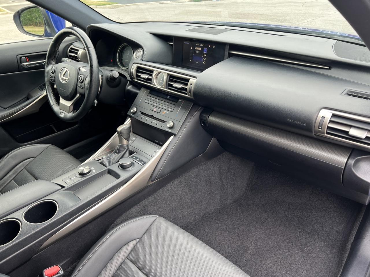 2015 Lexus IS 250 AWD - Photo #11