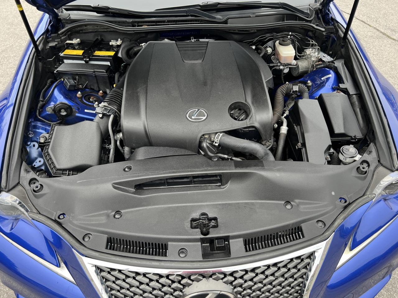 2015 Lexus IS 250 AWD - Photo #24