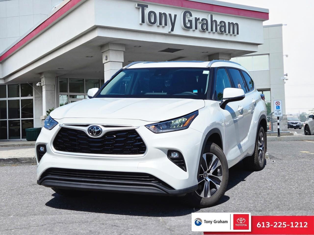 Used 2023 Toyota Highlander XLE for sale in Ottawa, ON