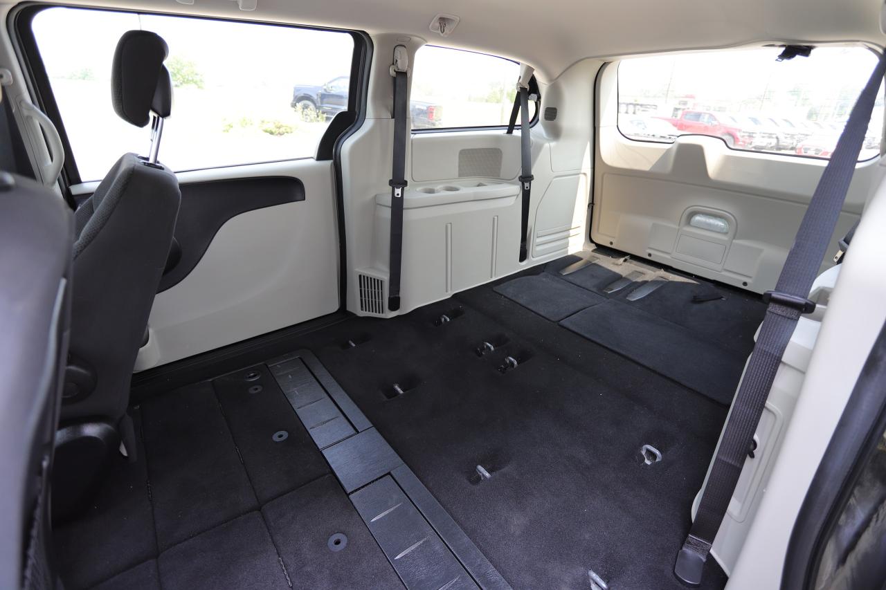 2019 Dodge Grand Caravan SXT 2WD Photo2