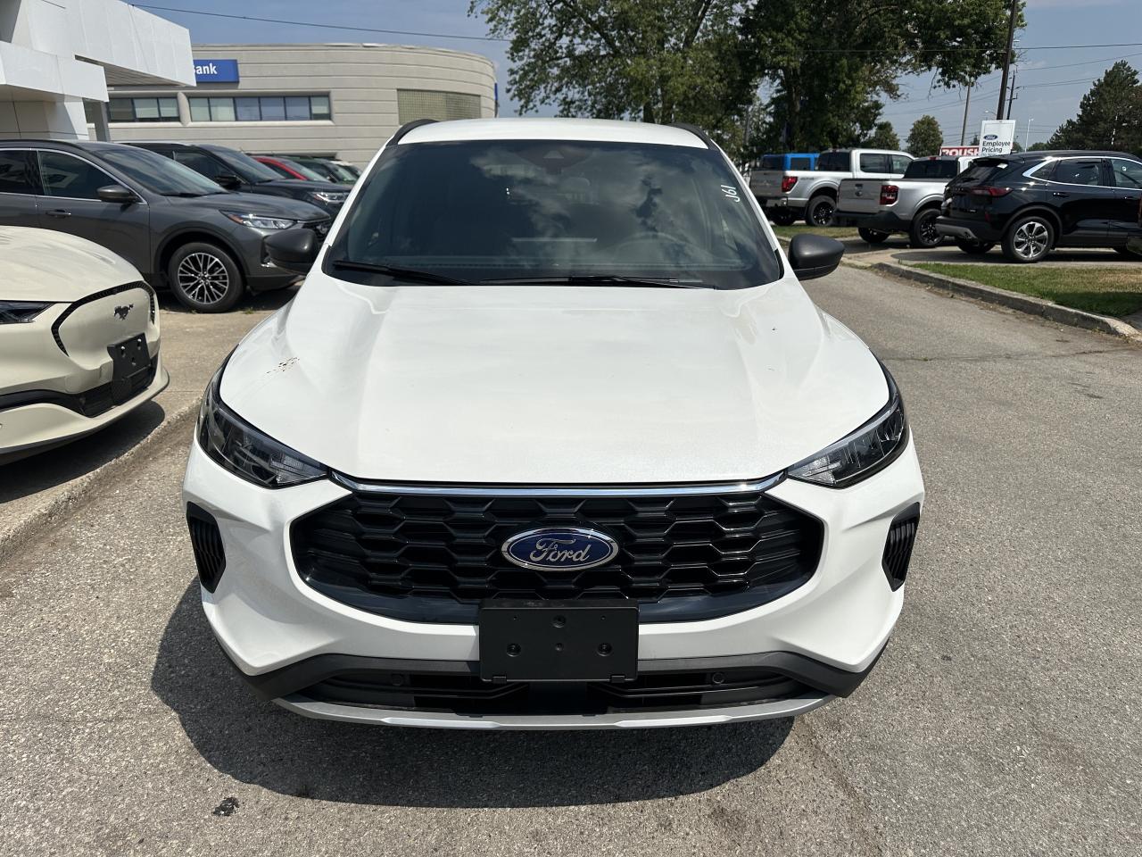 2025 Ford Escape ST-LINE |AWD | TECH PACK | COLD WEATHER GRP  | Photo