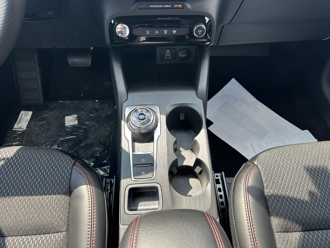 2025 Ford Escape ST-LINE |AWD | TECH PACK | COLD WEATHER GRP  | Photo