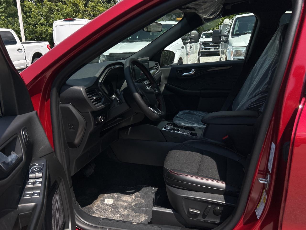 2025 Ford Escape ST-Line Select Photo