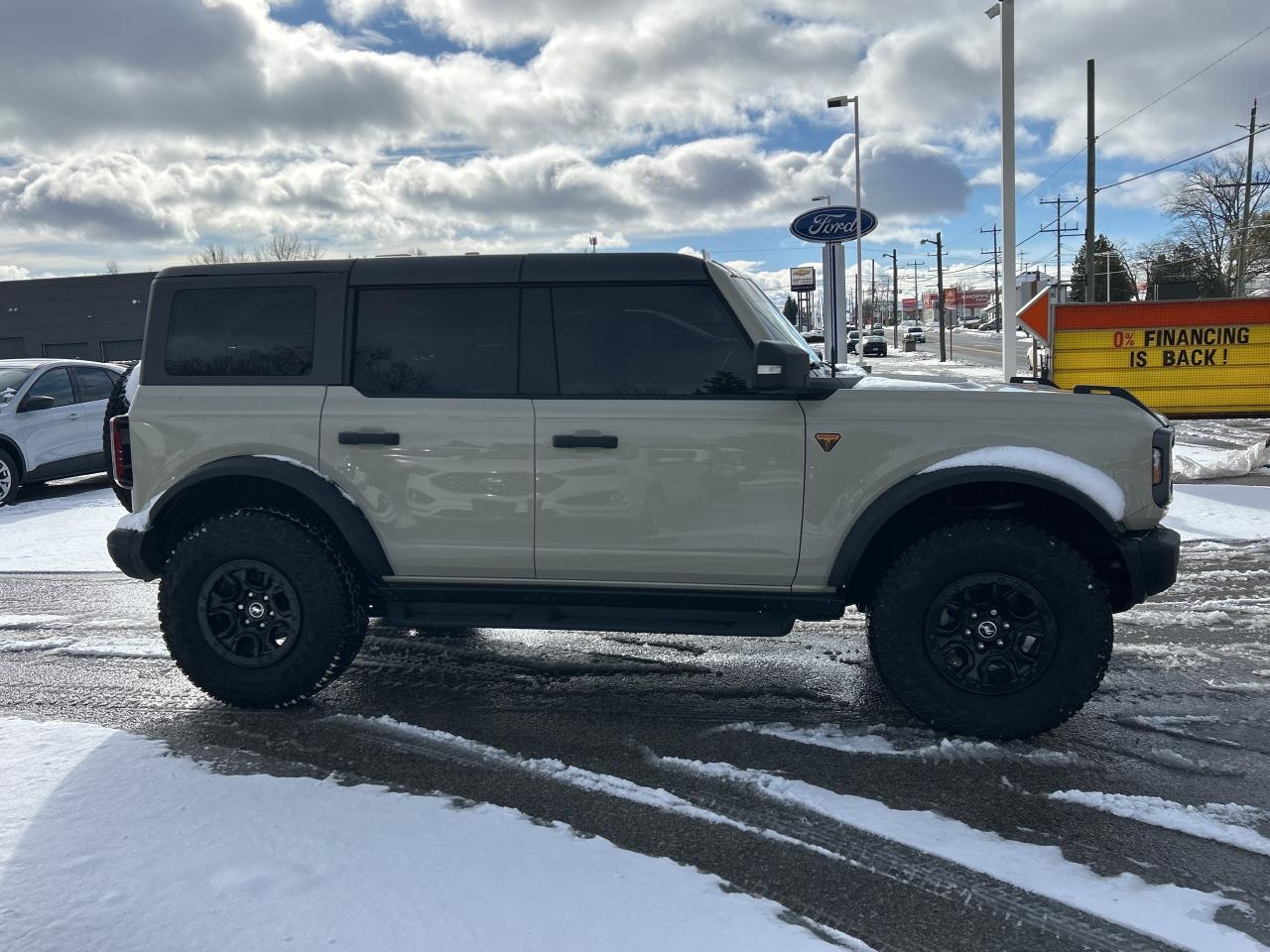 2025 Ford Bronco Badlands Photo3