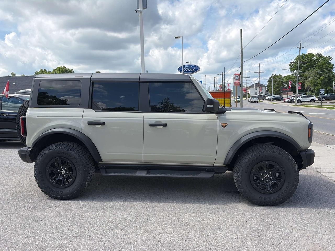 2025 Ford Bronco Badlands Photo3