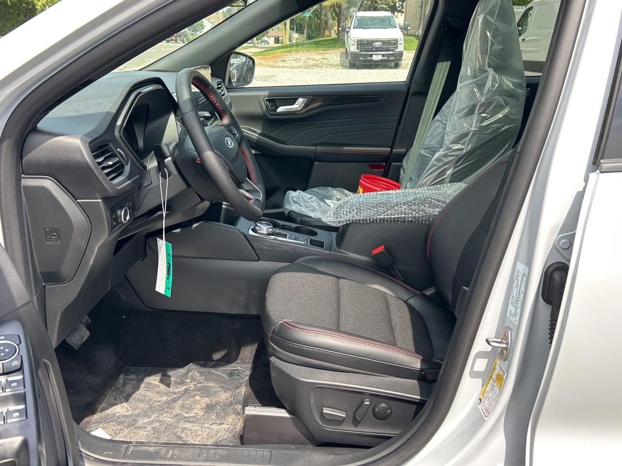 2025 Ford Escape ST-Line  - Sunroof - Tech Package Photo