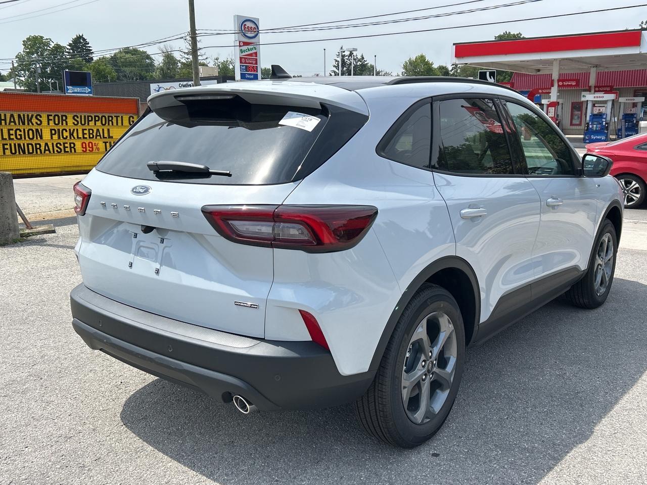 2025 Ford Escape ST-Line  - Sunroof - Tech Package Photo4