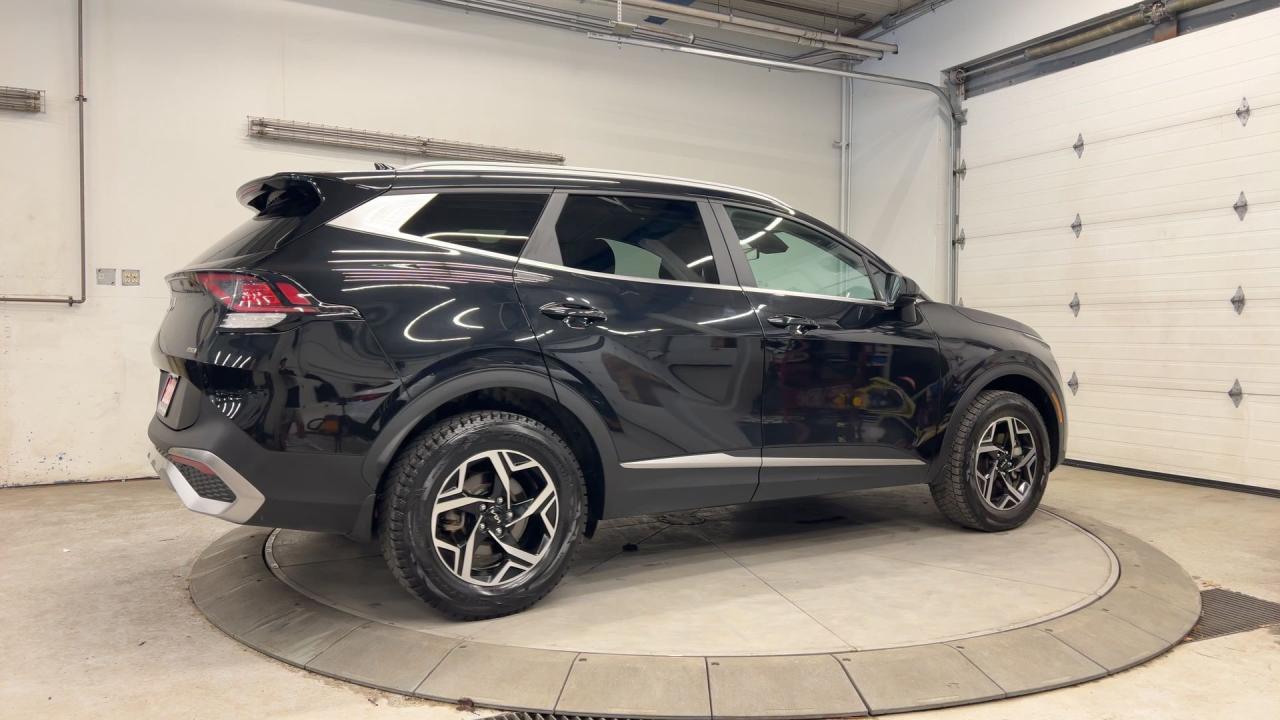 2023 Kia Sportage AWD | LOW KMS | HTD SEATS | CARPLAY | ALLOYS | A/C Photo