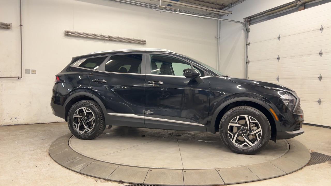 2023 Kia Sportage AWD | LOW KMS | HTD SEATS | CARPLAY | ALLOYS | A/C Photo