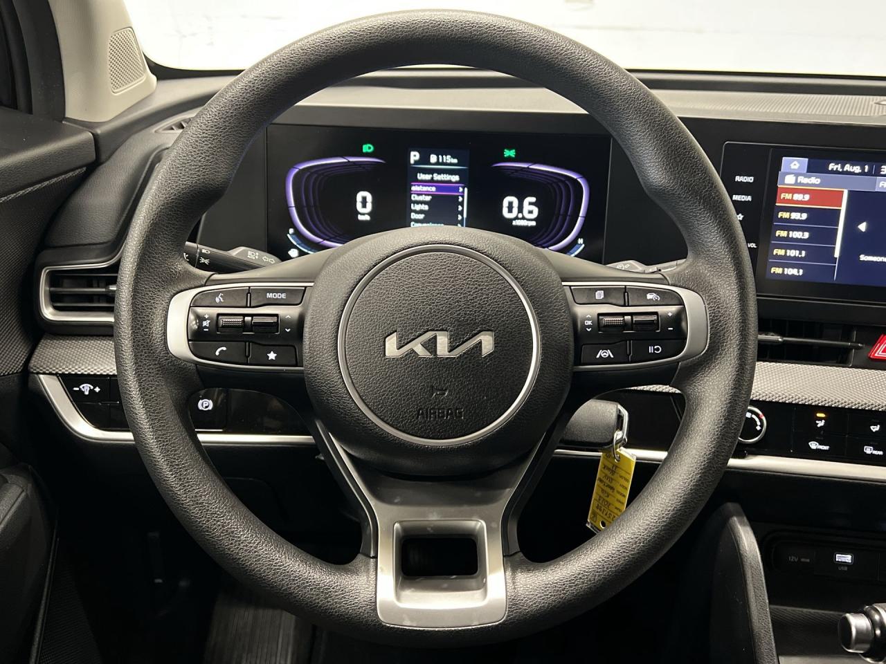 2023 Kia Sportage AWD | LOW KMS | HTD SEATS | CARPLAY | ALLOYS | A/C Photo
