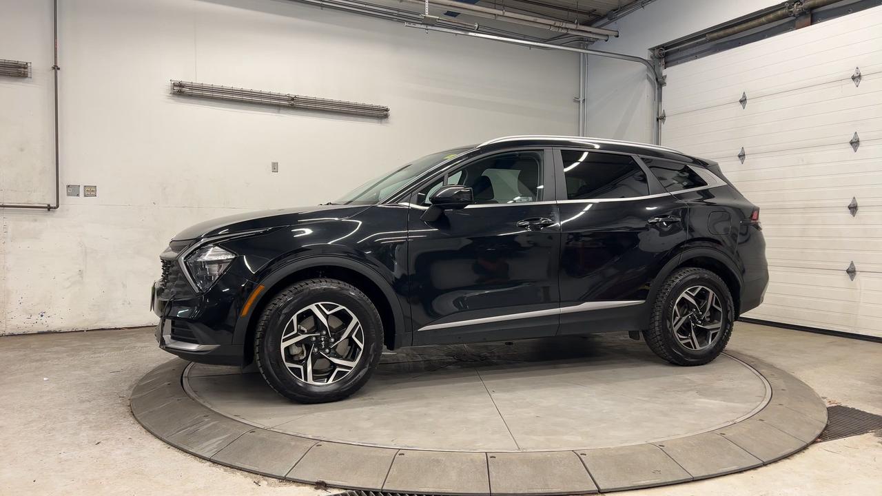 2023 Kia Sportage AWD | LOW KMS | HTD SEATS | CARPLAY | ALLOYS | A/C Photo