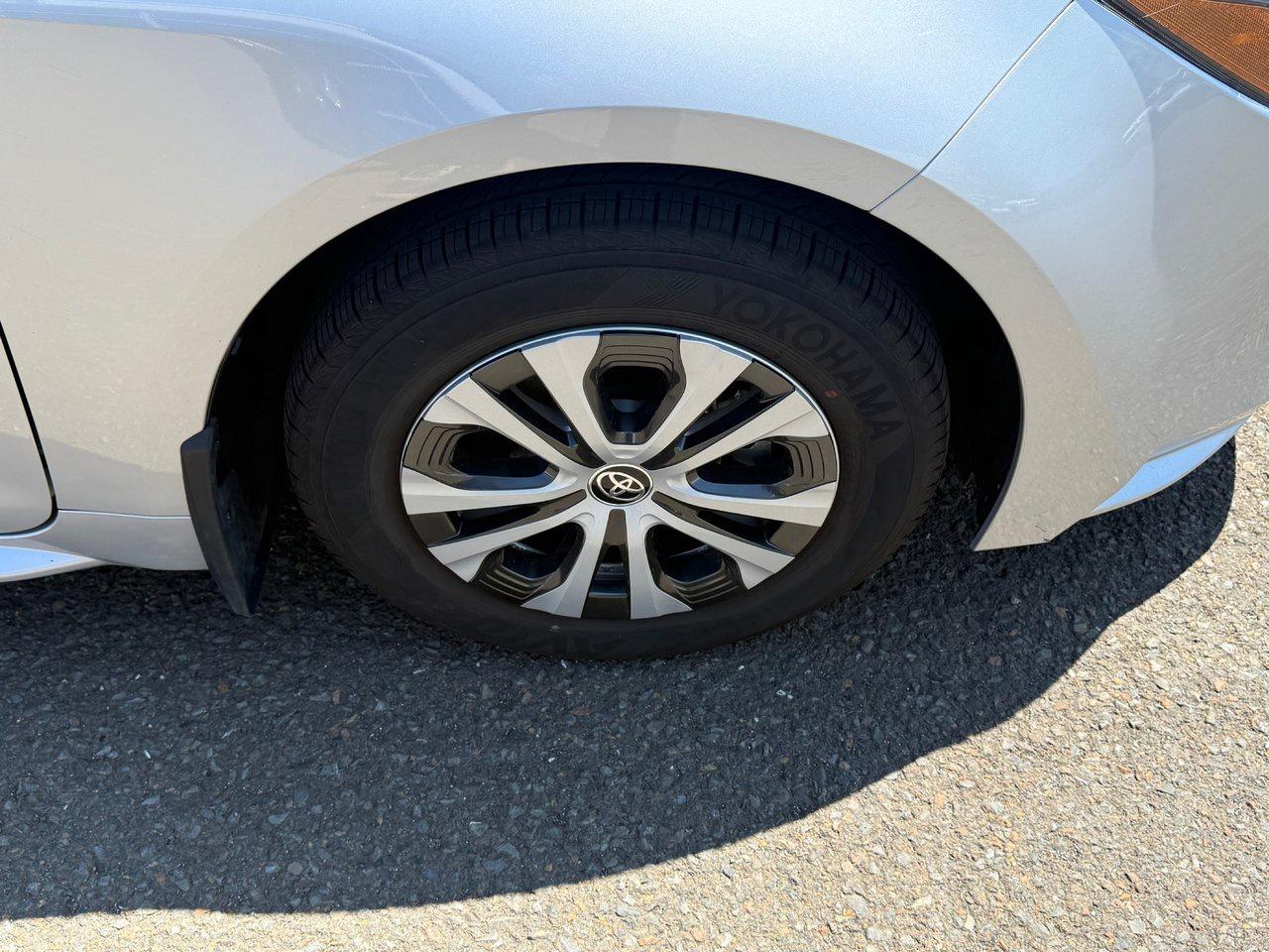 2024 Toyota Corolla LE Photo3