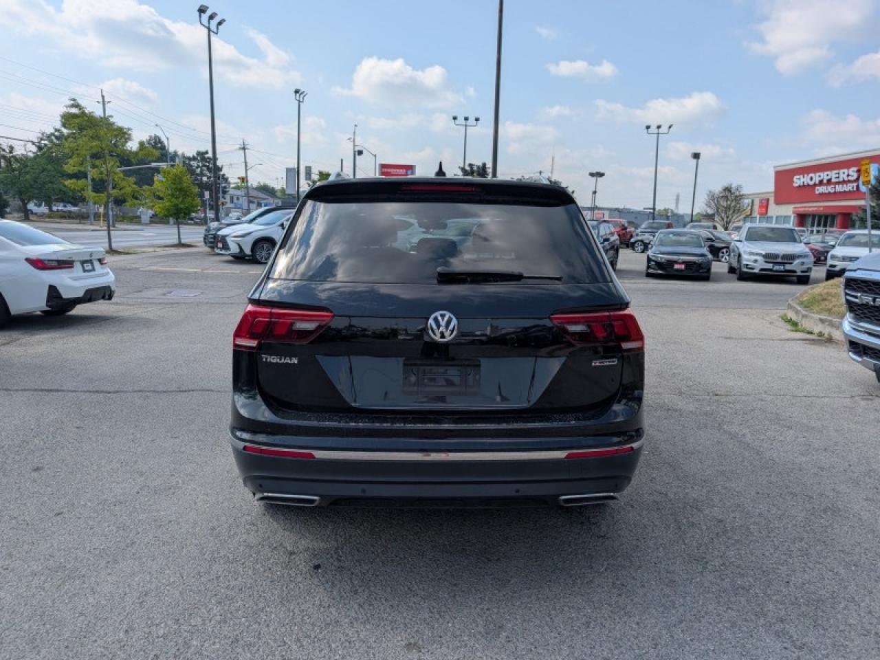 2021 Volkswagen Tiguan Highline 4MOTION  **PANO ROOF** Photo