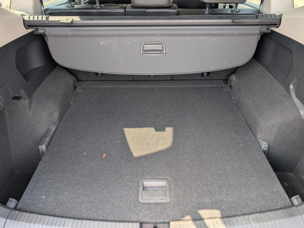 2021 Volkswagen Tiguan Highline 4MOTION  **PANO ROOF** Photo