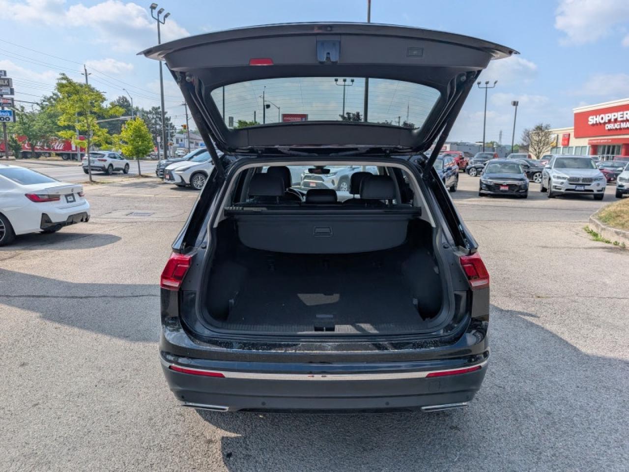 2021 Volkswagen Tiguan Highline 4MOTION  **PANO ROOF** Photo
