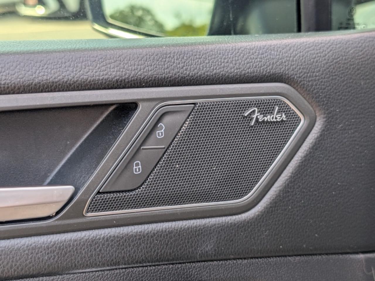 2021 Volkswagen Tiguan Highline 4MOTION  **PANO ROOF** Photo
