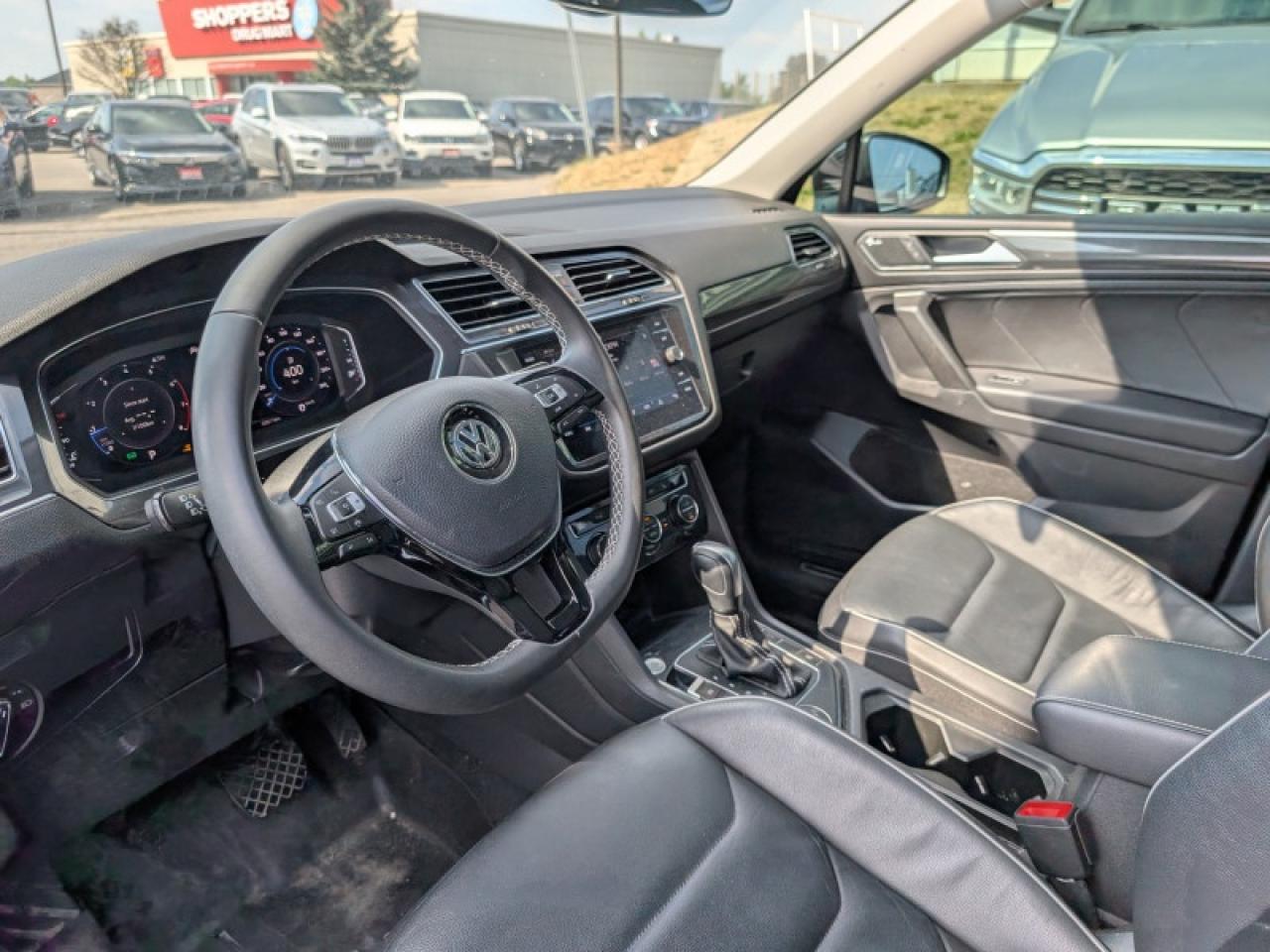 2021 Volkswagen Tiguan Highline 4MOTION  **PANO ROOF** Photo