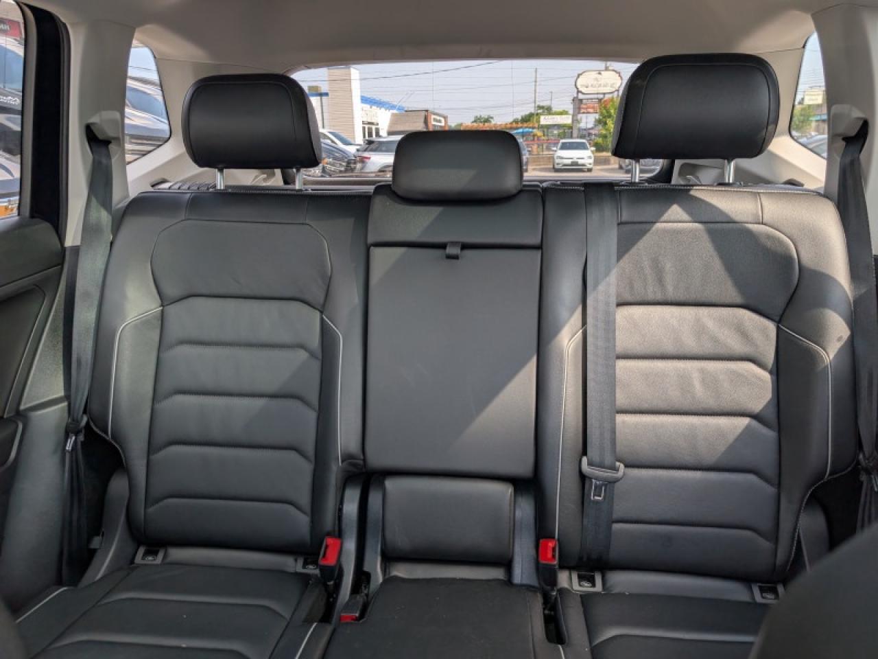 2021 Volkswagen Tiguan Highline 4MOTION  **PANO ROOF** Photo