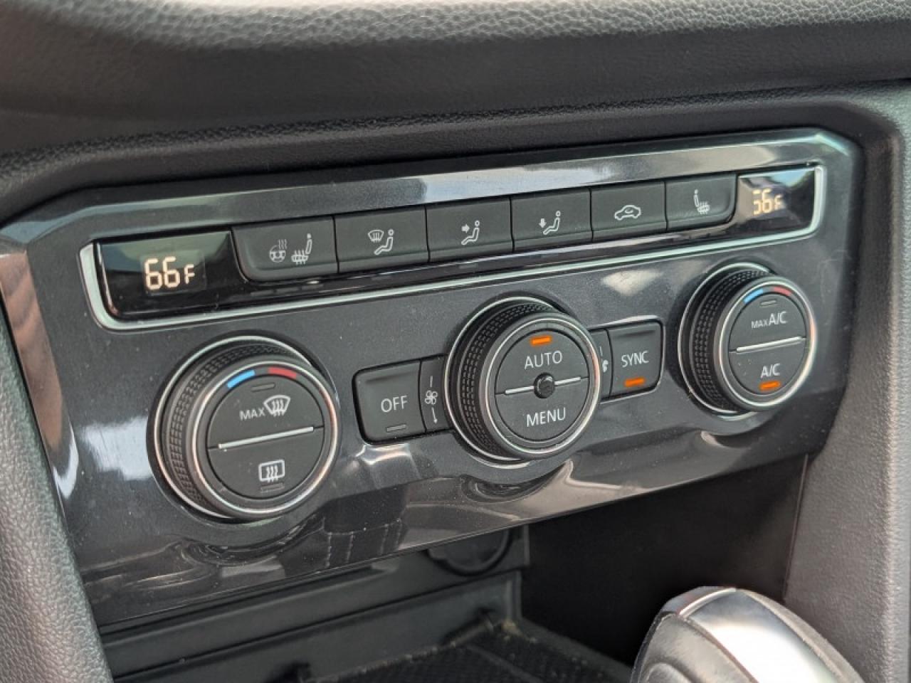 2021 Volkswagen Tiguan Highline 4MOTION  **PANO ROOF** Photo