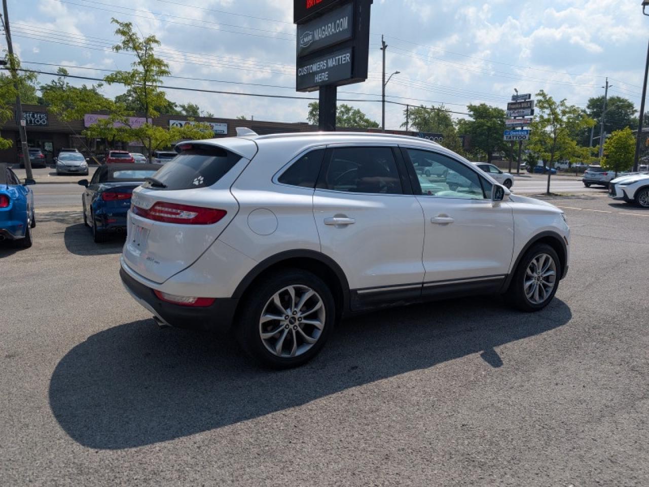 2018 Lincoln MKC Select AWD  **PANO ROOF - CLIMATE PKG** Photo4