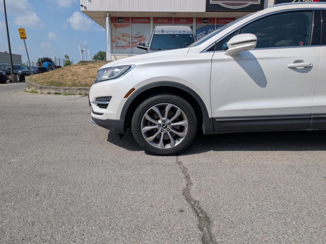 2018 Lincoln MKC Select AWD  **PANO ROOF - CLIMATE PKG** Photo