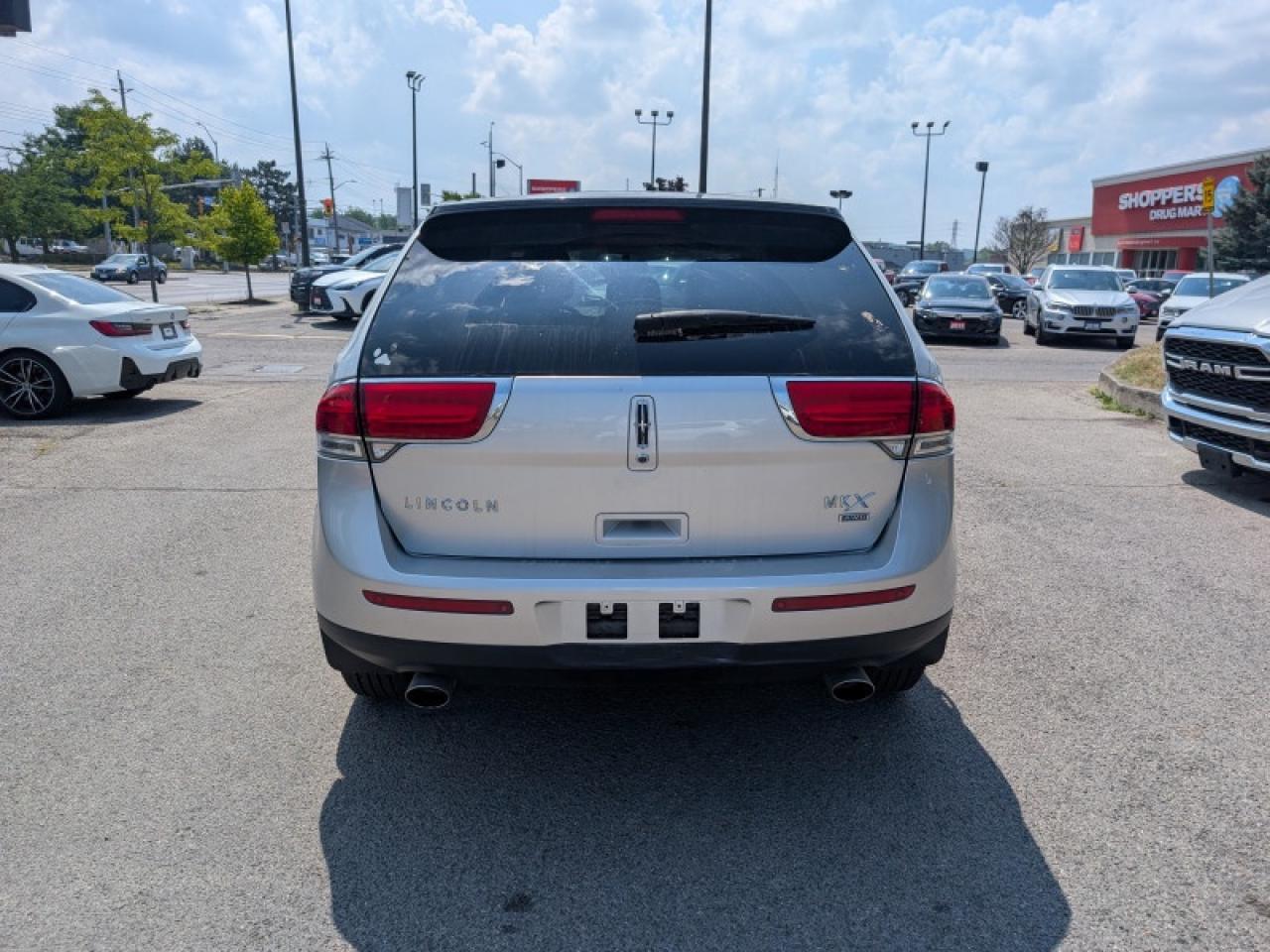 2013 Lincoln MKX V6 AWD  **PANO ROOF - PWR GATE** Photo4