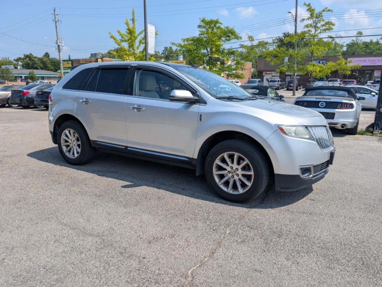 2013 Lincoln MKX V6 AWD  **PANO ROOF - PWR GATE** Photo