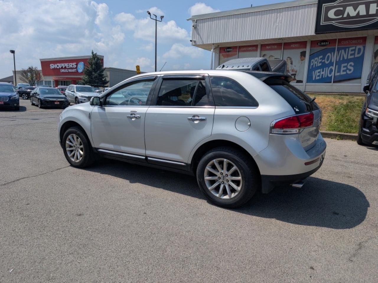 2013 Lincoln MKX V6 AWD  **PANO ROOF - PWR GATE** Photo