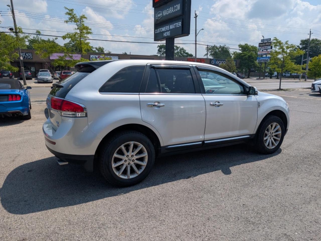2013 Lincoln MKX V6 AWD  **PANO ROOF - PWR GATE** Photo