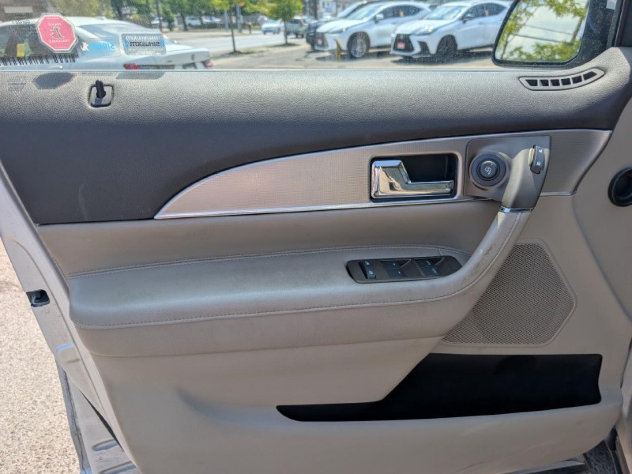 2013 Lincoln MKX V6 AWD  **PANO ROOF - PWR GATE** Photo