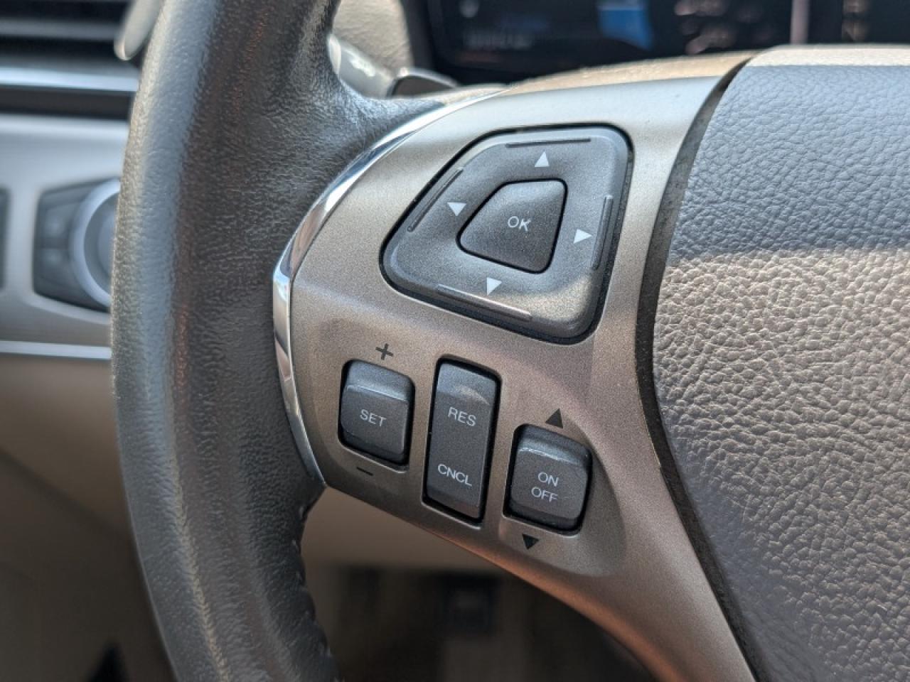 2013 Lincoln MKX V6 AWD  **PANO ROOF - PWR GATE** Photo