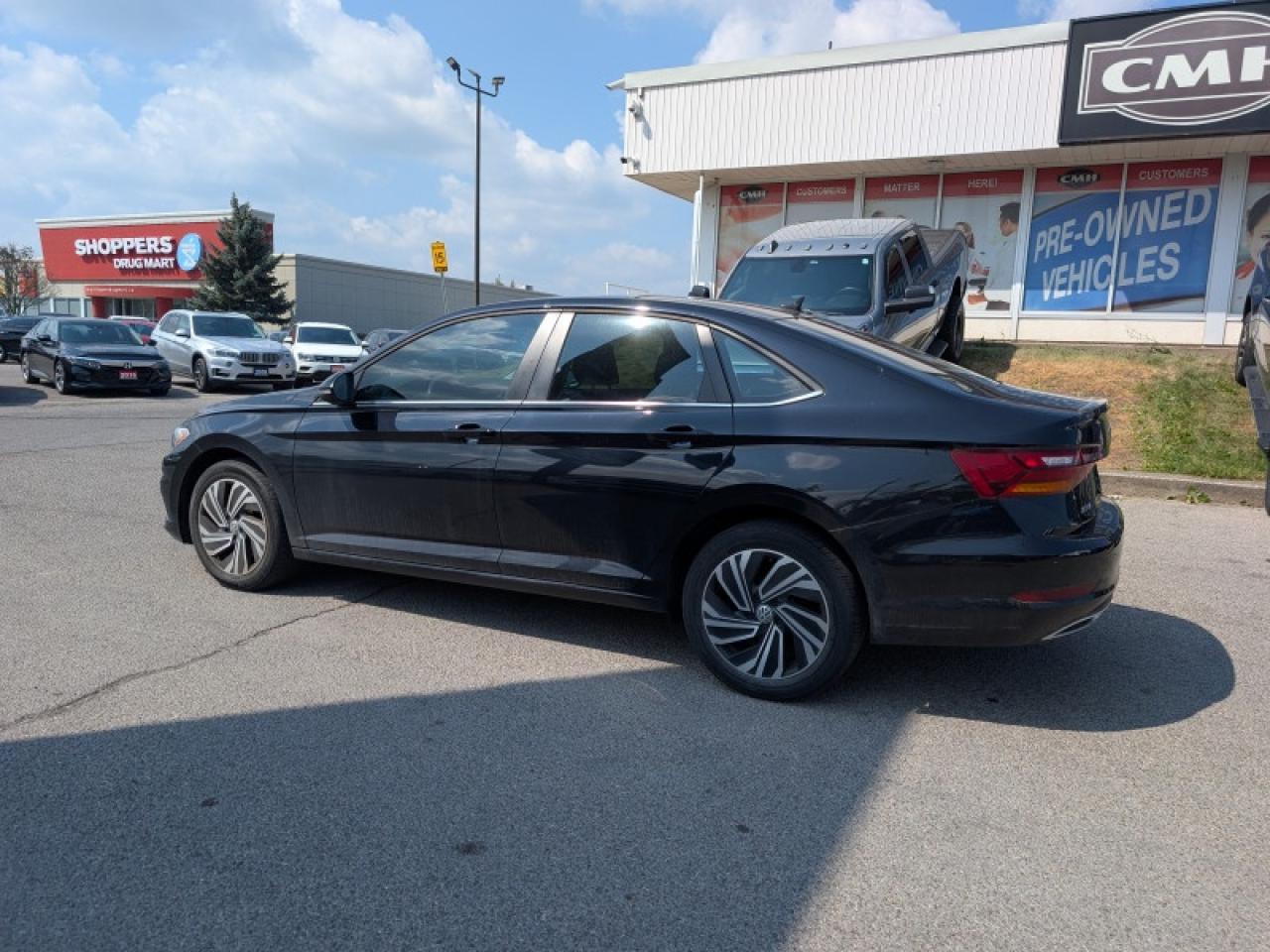 2019 Volkswagen Jetta Execline  **SUNROOF - COOLED SEATS** Photo