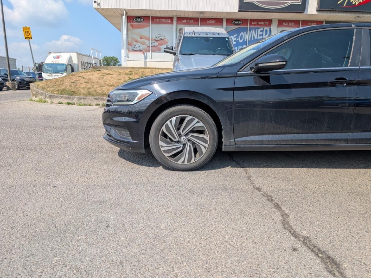 2019 Volkswagen Jetta Execline  **SUNROOF - COOLED SEATS** Photo