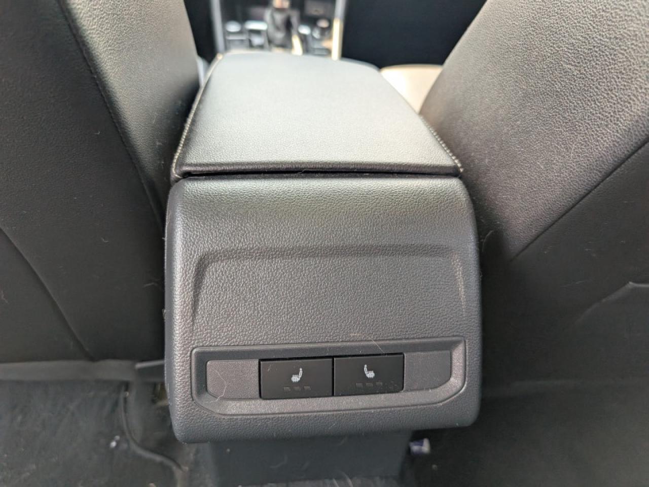 2019 Volkswagen Jetta Execline  **SUNROOF - COOLED SEATS** Photo
