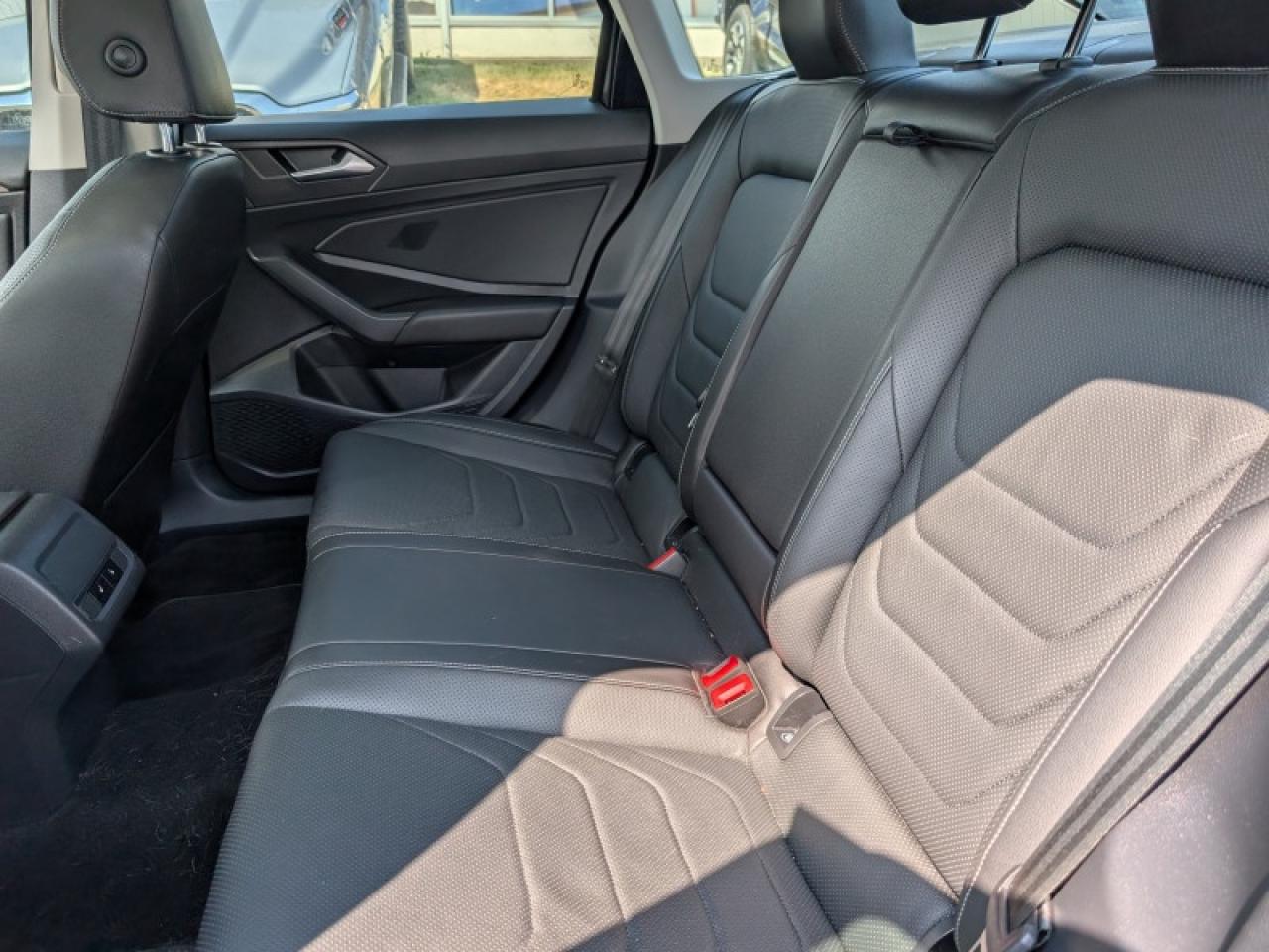 2019 Volkswagen Jetta Execline  **SUNROOF - COOLED SEATS** Photo