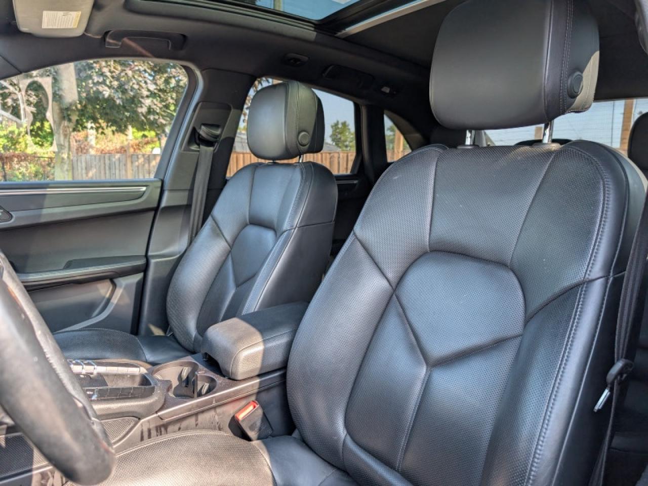 2017 Porsche Macan Premium Package Plus  **VERY CLEAN** Photo