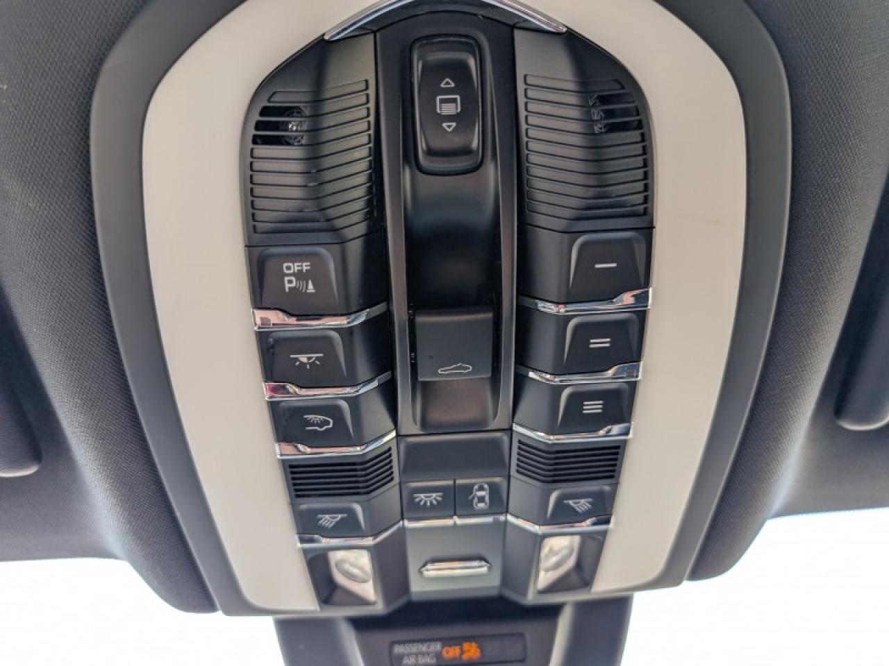 2017 Porsche Macan Premium Package Plus  **VERY CLEAN** Photo
