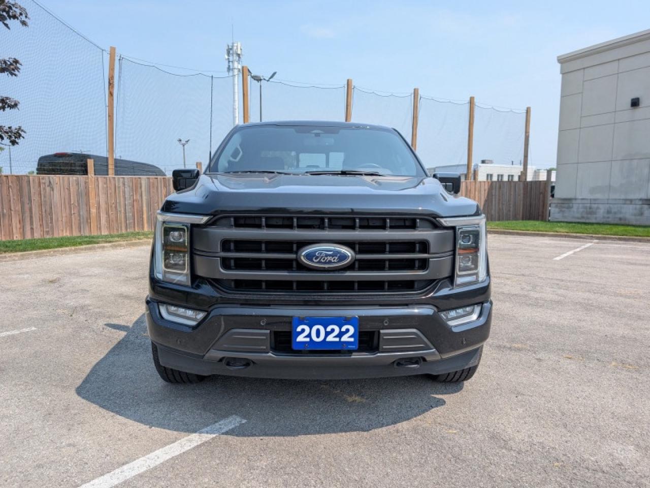 2022 Ford F-150 Lariat  **PANO ROOF - POWER RUNNING BOARDS** Photo