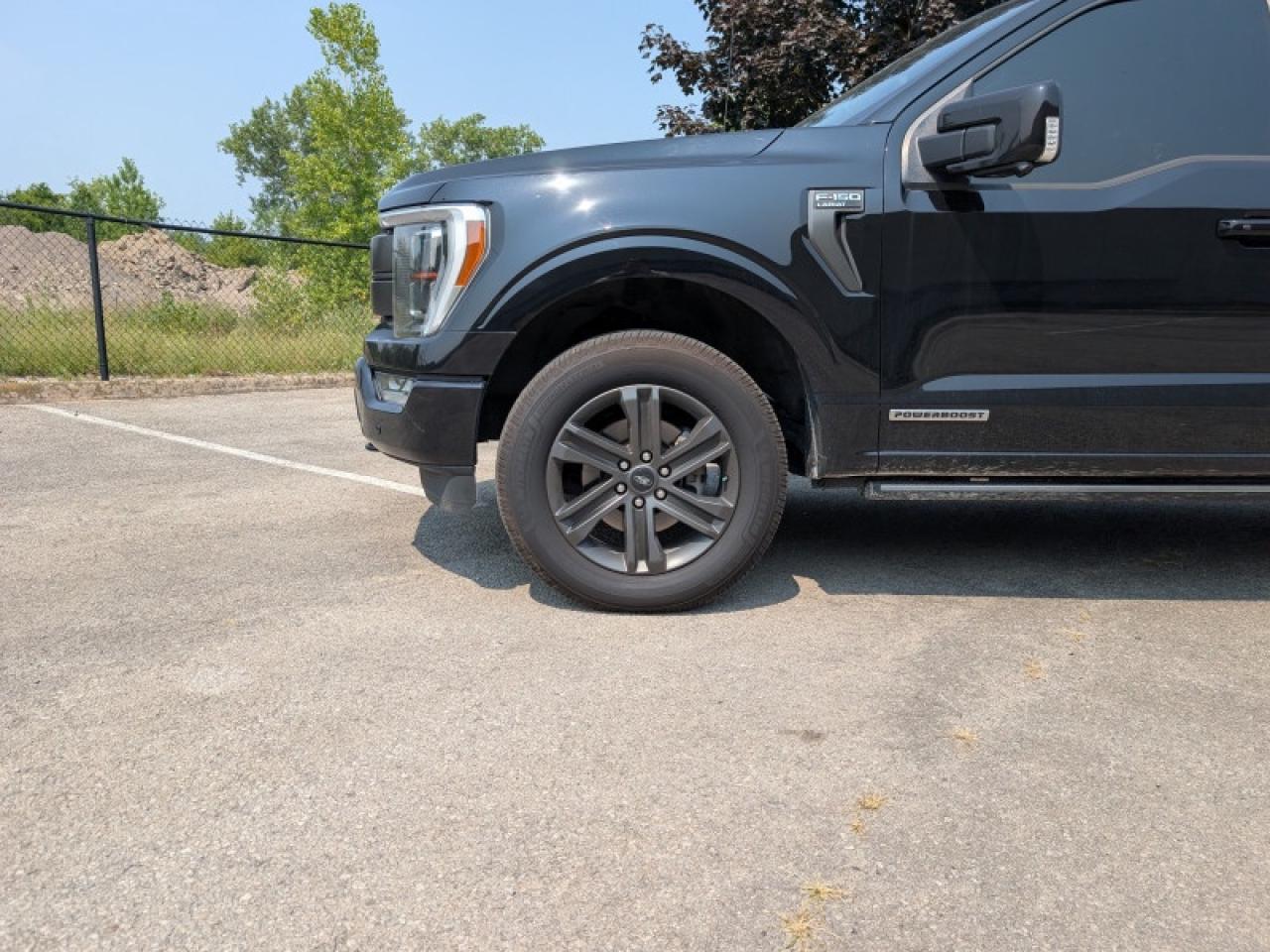 2022 Ford F-150 Lariat  **PANO ROOF - POWER RUNNING BOARDS** Photo